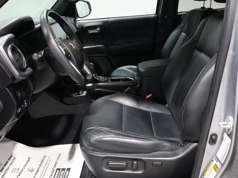 Used 2021 Toyota Tacoma TRD Off-Road image 9