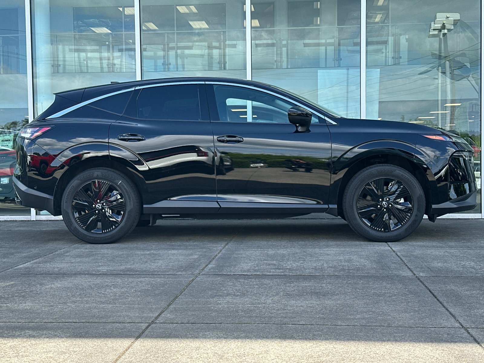 Certified 2025 Nissan Murano SV AWD/4WD image 3