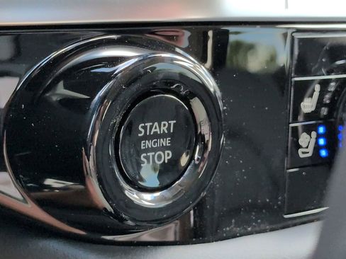 New 2026 Nissan Pathfinder Platinum FWD image 31