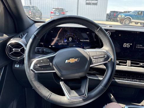 Used 2025 Chevrolet Equinox LT image 30