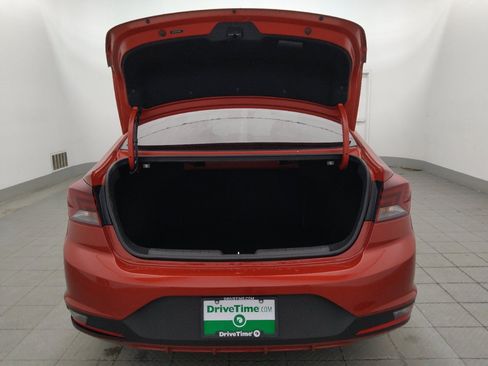 Used 2020 Hyundai Elantra SE FWD image 29