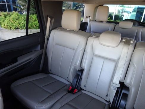 Used 2020 Ford Expedition XLT w/ Equipment Group 202A RWD image 13