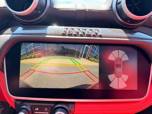 Used 2020 Ferrari Portofino RWD image 33
