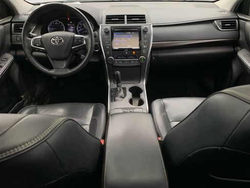 Used 2017 Toyota Camry XLE image 12