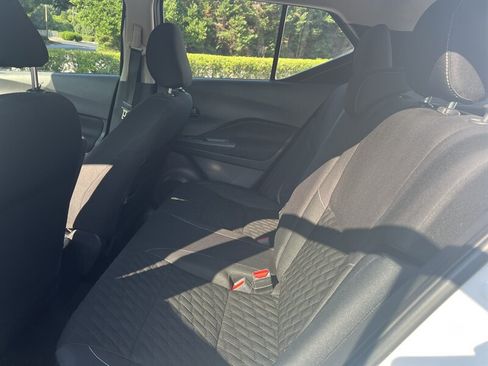 Used 2021 Nissan Kicks S FWD image 10