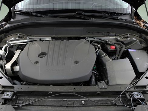 Certified 2025 Volvo XC60 B5 Ultra AWD/4WD image 32