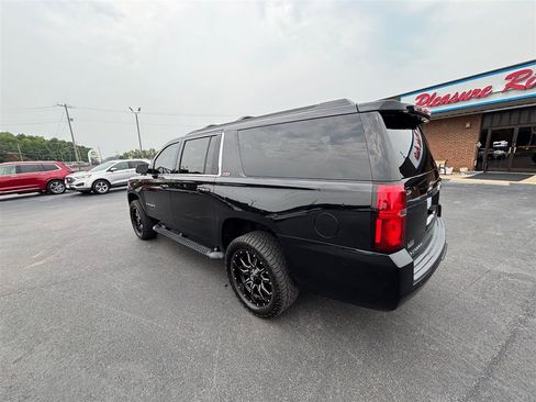 Used 2019 Chevrolet Suburban LT AWD/4WD image 4