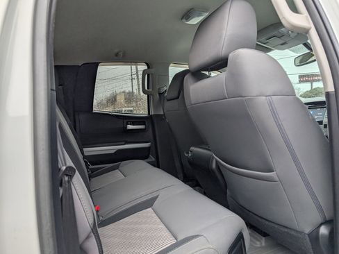 Used 2014 Toyota Tundra SR5 image 9