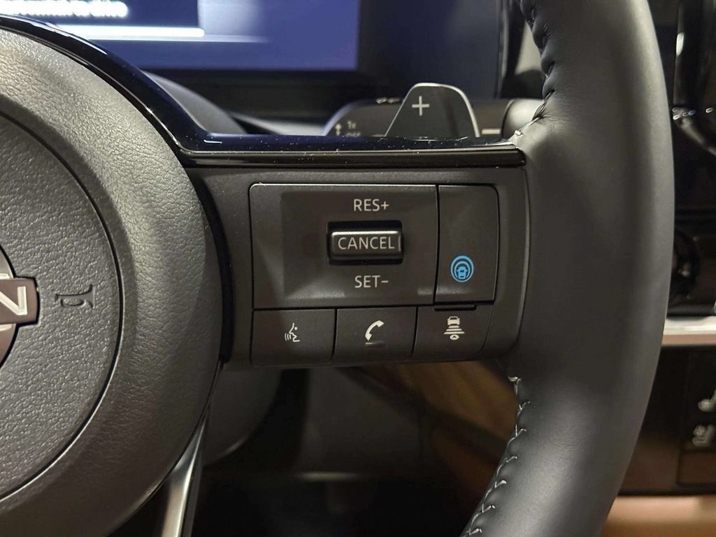 Used 2025 Nissan Pathfinder Platinum w/ Cargo Package AWD/4WD image 16