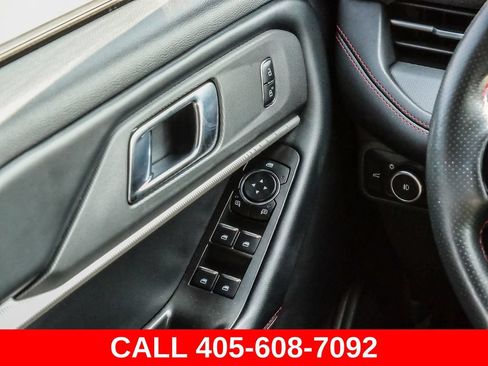 Used 2025 Ford Explorer ST-Line w/ ST-Line Street Pack AWD/4WD image 33
