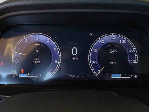 Used 2023 Jeep Grand Cherokee Limited image 24