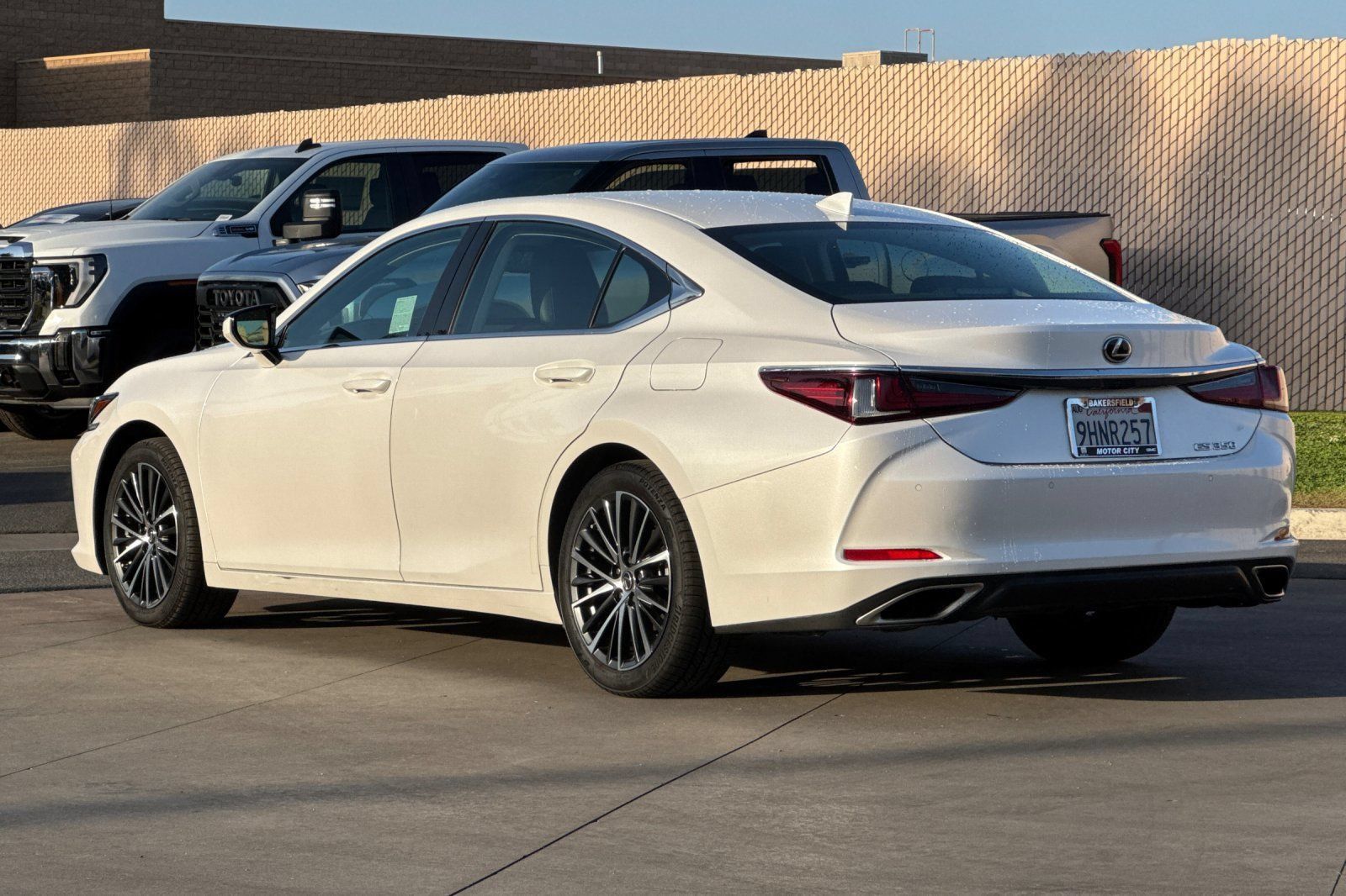 Used 2024 Lexus ES 350 w/ Premium Package FWD image 6