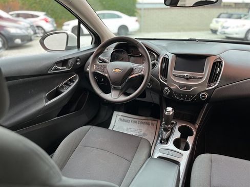 Used 2017 Chevrolet Cruze LT w/ Convenience Package image 19