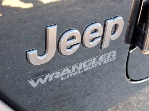 Used 2022 Jeep Wrangler Unlimited Sport AWD/4WD image 23