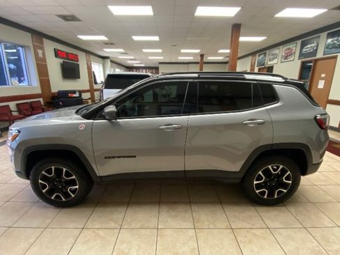 Used 2021 Jeep Compass Trailhawk AWD/4WD image 2
