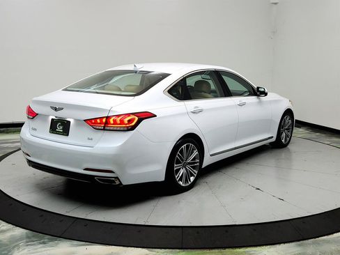 Used 2018 Genesis G80 3.8 RWD image 5