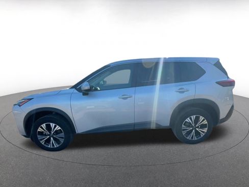 Used 2023 Nissan Rogue SV image 9