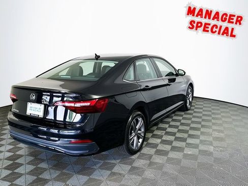 Used 2024 Volkswagen Jetta SE FWD image 8