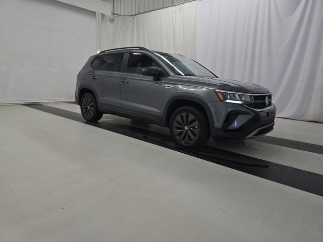 Used 2022 Volkswagen Taos S w/ IQ Drive S Package FWD image 2
