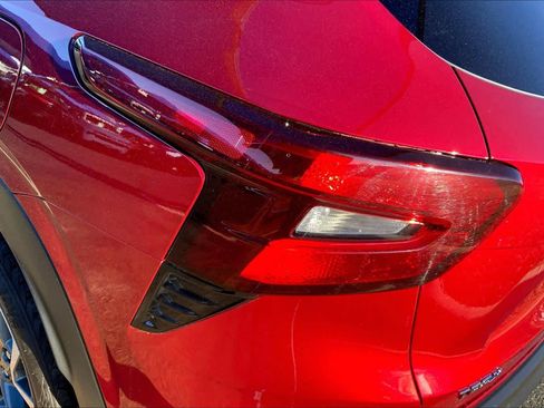 Used 2025 Chevrolet Trax LT image 29