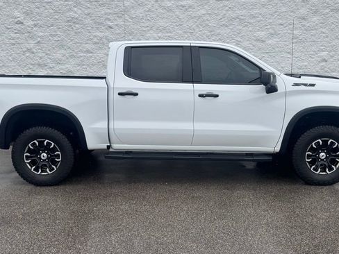 Used 2024 Chevrolet Silverado 1500 ZR2 w/ Technology Package AWD/4WD image 3