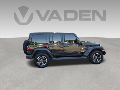 Used 2023 Jeep Wrangler Unlimited Sahara AWD/4WD image 32