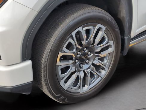 Used 2023 GMC Sierra 1500 Denali Ultimate image 11