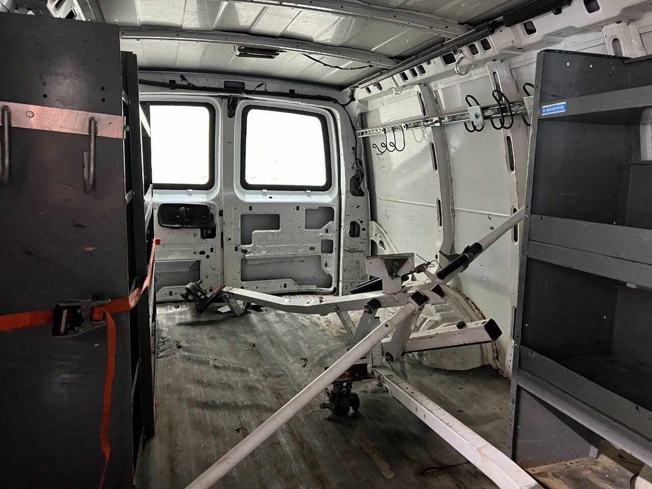 Used 2014 Chevrolet Express 2500 Extended RWD image 13