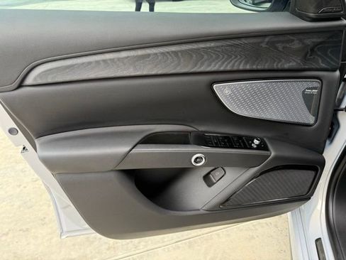 Certified 2023 Maserati Grecale Modena image 13