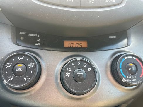 Used 2011 Toyota RAV4 4WD w/ Base L4 Extra Value Pkg image 18