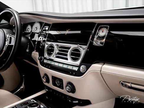 Used 2016 Rolls-Royce Wraith RWD image 37