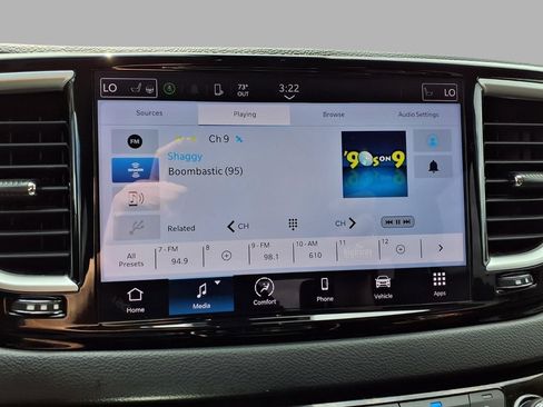 Used 2023 Chrysler Pacifica Touring-L FWD image 5