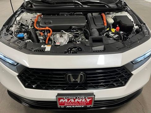 Used 2024 Honda Accord Touring image 9