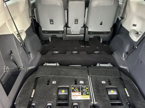 Used 2024 Toyota Sienna XLE image 18