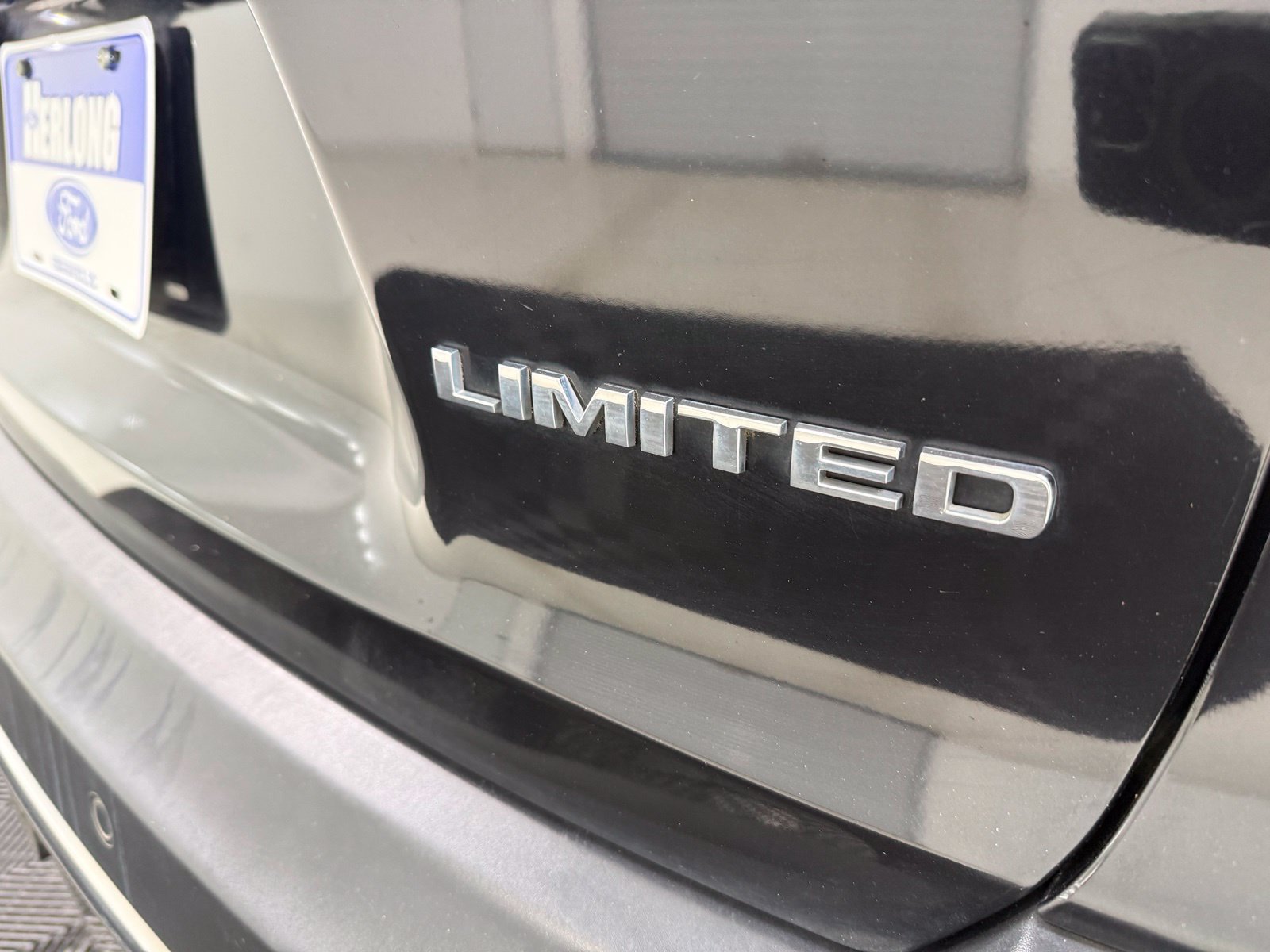 Used 2019 Jeep Cherokee Limited w/ Trailer Tow Group FWD image 10