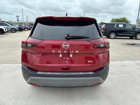Used 2023 Nissan Rogue SV FWD image 4