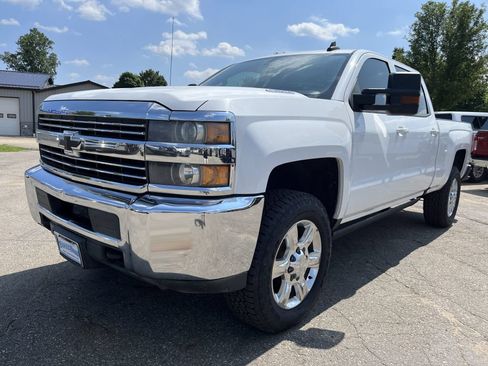 Used 2016 Chevrolet Silverado 2500 W/T w/ WT Convenience Package AWD/4WD image 2