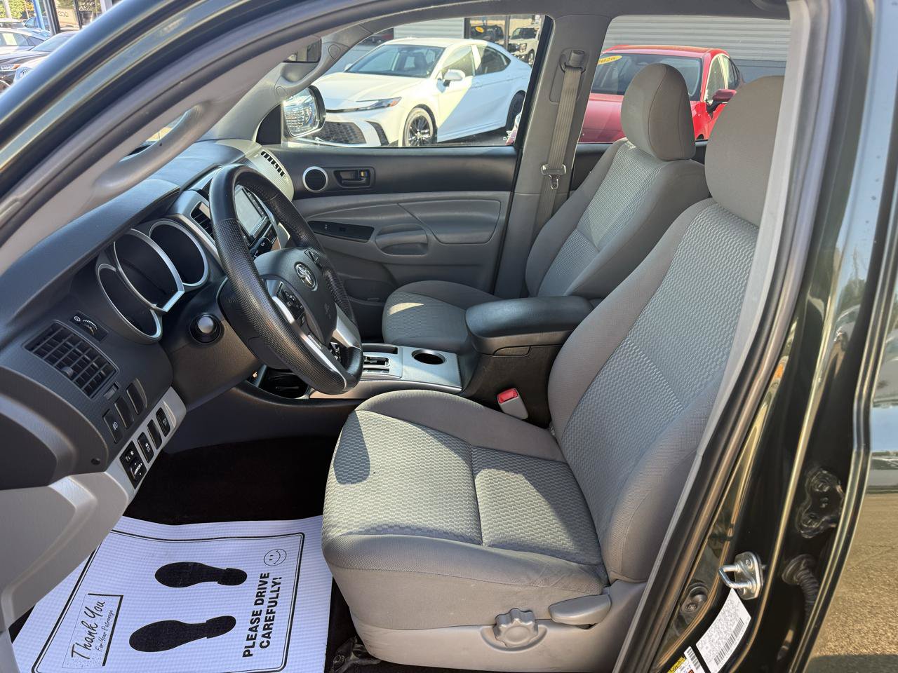 Used 2014 Toyota Tacoma 4x4 Double Cab w/ SR5 Package image 9