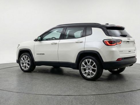 Used 2025 Jeep Compass Limited AWD/4WD image 6