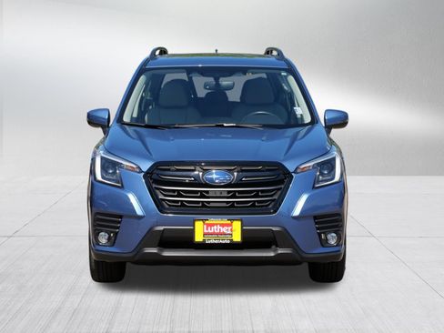 Used 2024 Subaru Forester Limited AWD/4WD image 2