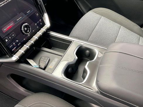 New 2026 GMC Acadia Elevation image 8