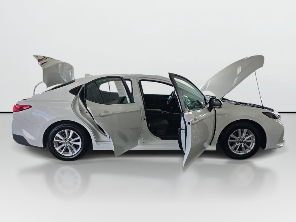 Used 2025 Toyota Camry LE w/ Convenience Package FWD image 9