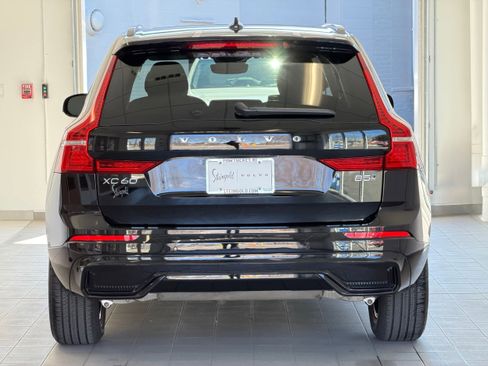 Certified 2025 Volvo XC60 B5 Core AWD/4WD image 7