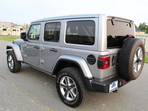 Used 2019 Jeep Wrangler Unlimited Sahara AWD/4WD image 5