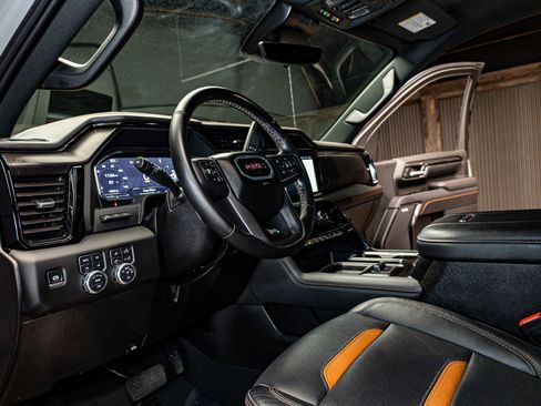 Used 2025 GMC Sierra 2500 AT4 w/ AT4 Premium Plus Package image 17