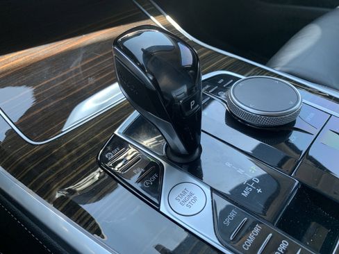 Used 2020 BMW X7 xDrive40i w/ Premium Package AWD/4WD image 26