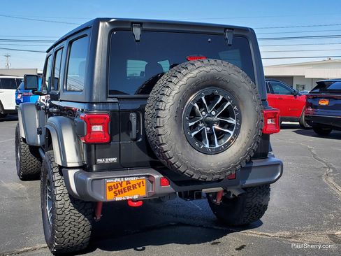 Used 2025 Jeep Wrangler Unlimited Rubicon w/ XTREMEE 35" Tire Package image 17
