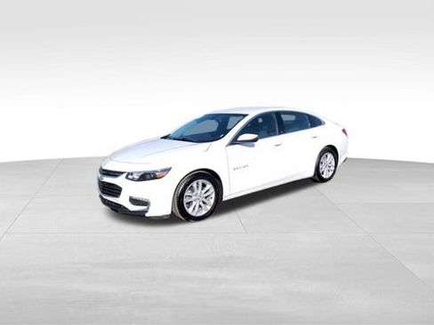 Used 2017 Chevrolet Malibu LT image 4