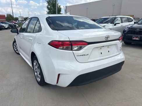 Used 2024 Toyota Corolla LE FWD image 4