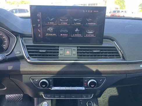 Used 2022 Audi Q5 2.0T Premium Plus w/ Premium Plus Package AWD/4WD image 22